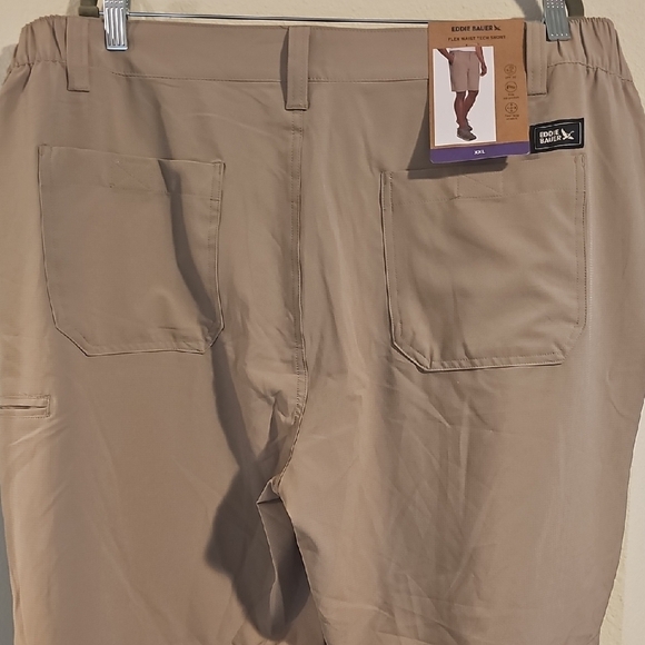 Eddie Bauer Men's Khaki Flat Front Shorts - Picture 2 of 11